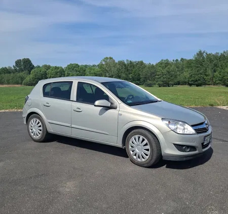 samochody osobowe Opel Astra cena 10900 przebieg: 252400, rok produkcji 2009 z Wołomin